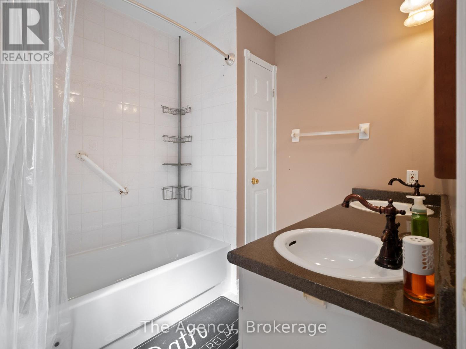 105 Calla Terrace, Welland, Ontario  L3C 7C2 - Photo 19 - X12467286