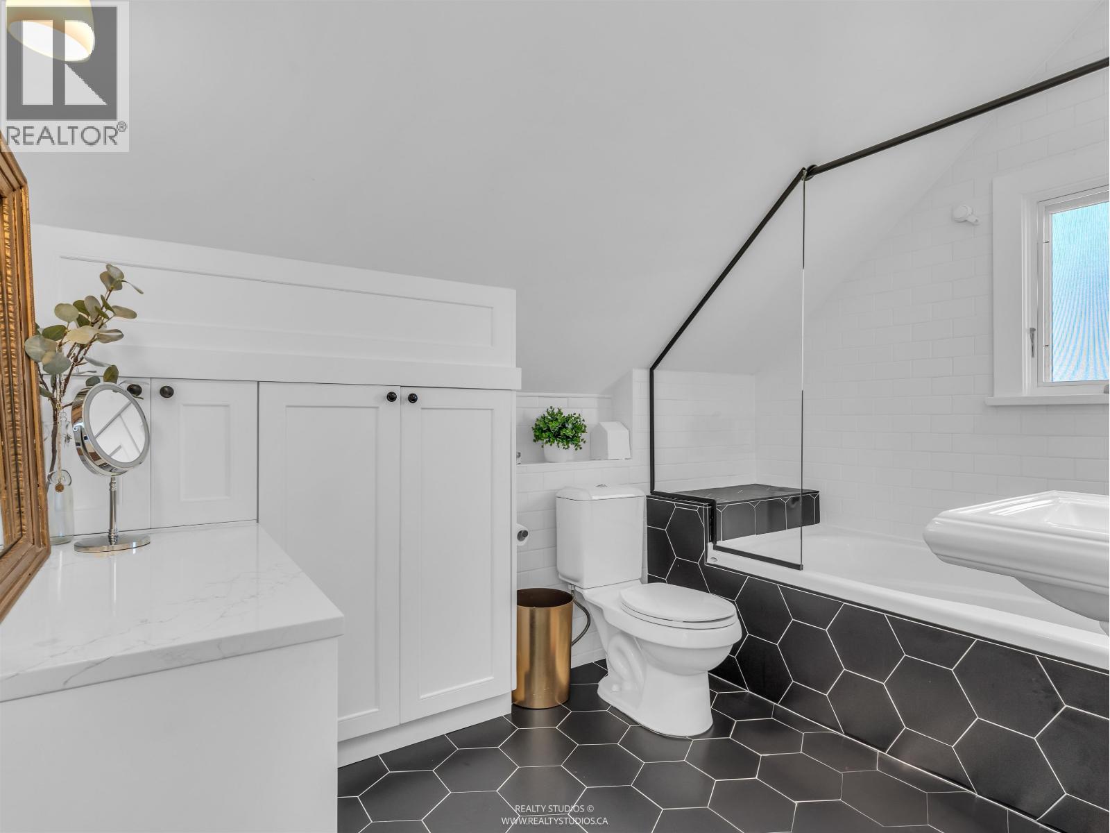 91 E 27th Avenue, Vancouver, British Columbia  V5V 2K2 - Photo 13 - R3059441