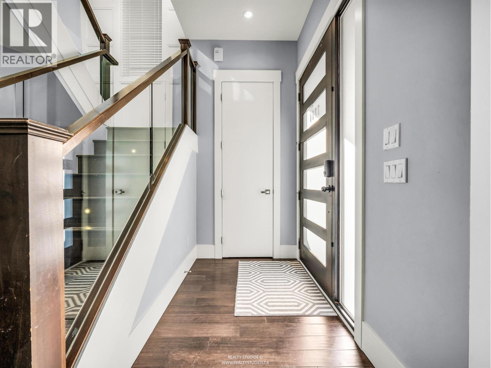 7380 Ontario Street, Vancouver, British Columbia  V5X 3B8 - Photo 2 - R3059442