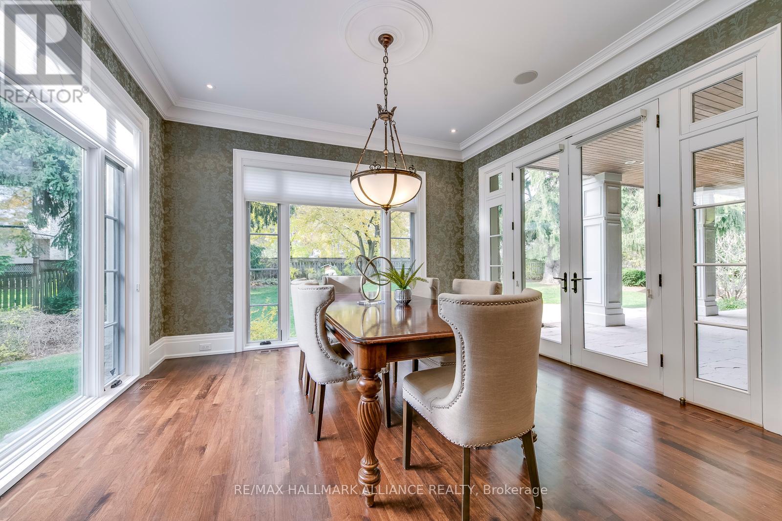 138 Dianne Avenue, Oakville, Ontario  L6J 4G9 - Photo 19 - W12465919