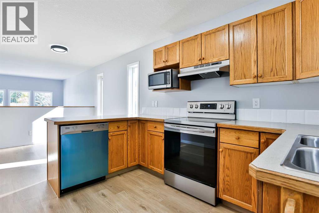 30 Mt Backus Crescent W, Lethbridge, Alberta  T1K 6P7 - Photo 8 - A2263787