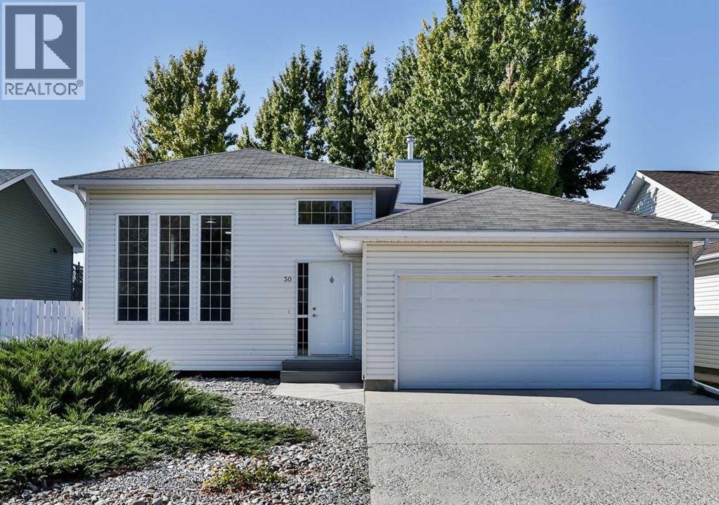 30 Mt Backus Crescent W, Lethbridge, Alberta  T1K 6P7 - Photo 1 - A2263787