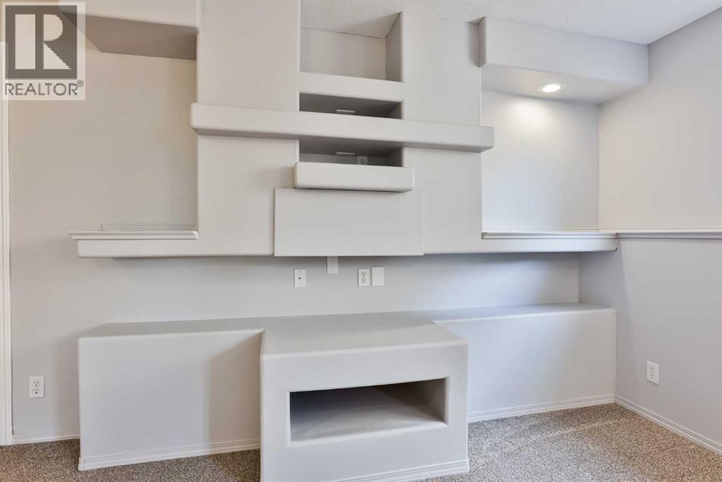 30 Mt Backus Crescent W, Lethbridge, Alberta  T1K 6P7 - Photo 19 - A2263787