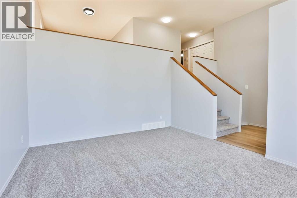 30 Mt Backus Crescent W, Lethbridge, Alberta  T1K 6P7 - Photo 6 - A2263787