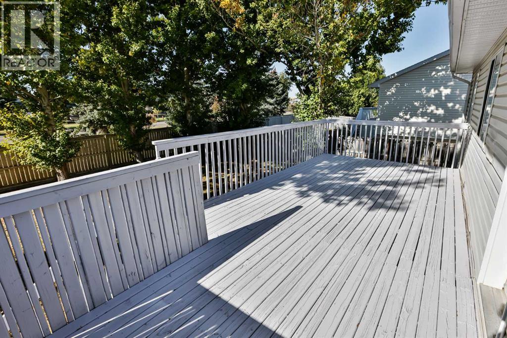 30 Mt Backus Crescent W, Lethbridge, Alberta  T1K 6P7 - Photo 11 - A2263787