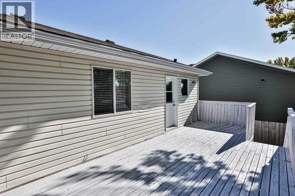 30 Mt Backus Crescent W, Lethbridge, Alberta  T1K 6P7 - Photo 12 - A2263787