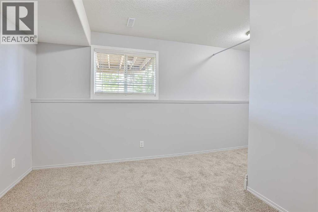 30 Mt Backus Crescent W, Lethbridge, Alberta  T1K 6P7 - Photo 22 - A2263787