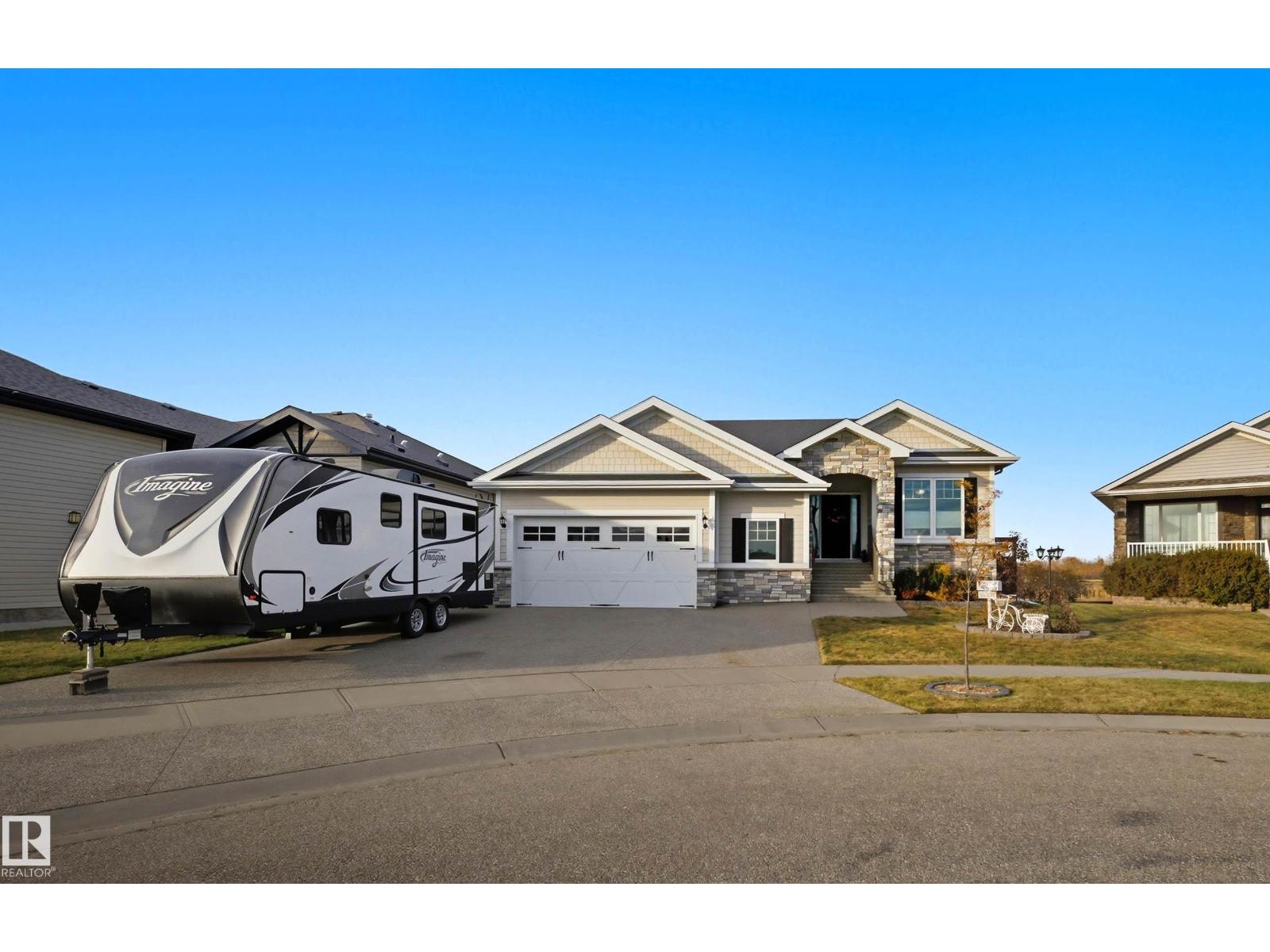10504 103 AV, morinville, Alberta
