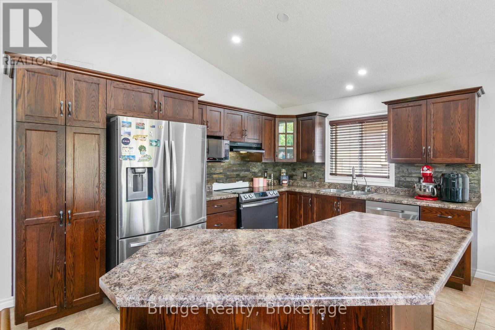 451 Fairway Road, Woodstock, Ontario  N4T 0E1 - Photo 11 - X12467295