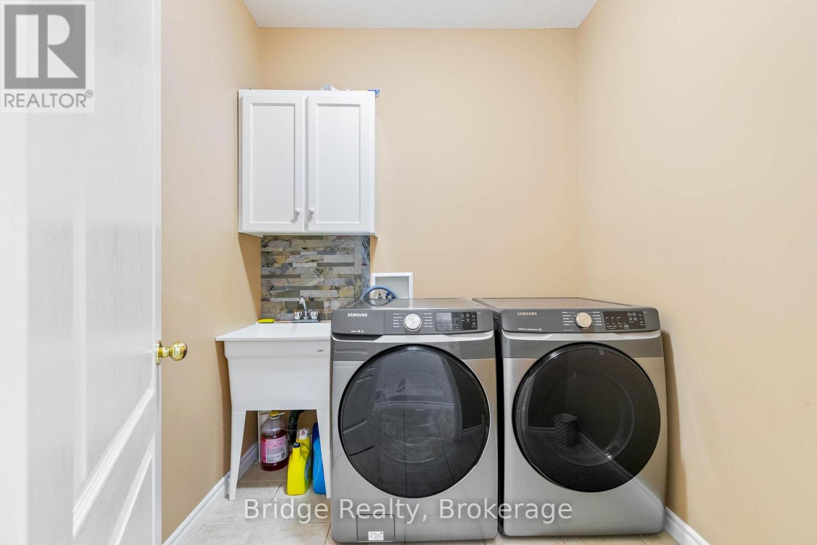 451 Fairway Road, Woodstock, Ontario  N4T 0E1 - Photo 7 - X12467295