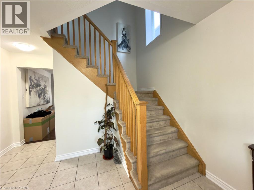 386 Grovehill Crescent Unit# Main Floor, Kitchener, Ontario  N2R 0L5 - Photo 3 - 40779119