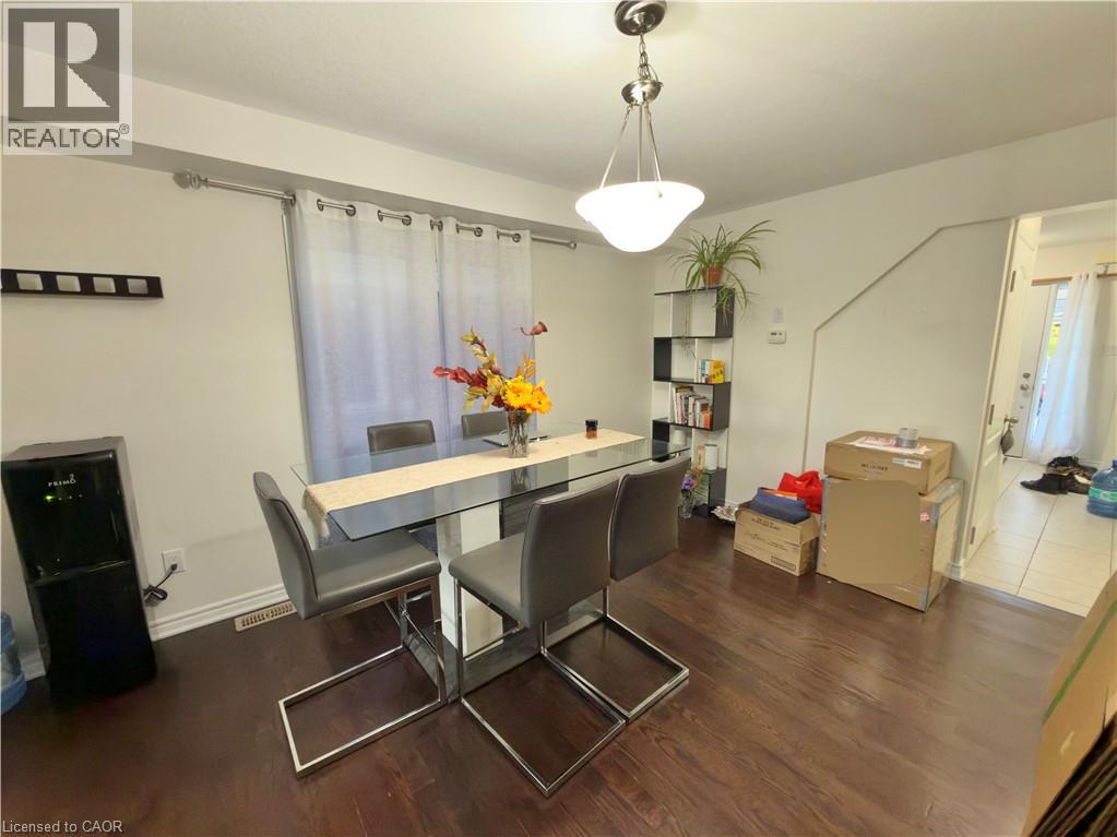 386 Grovehill Crescent Unit# Main Floor, Kitchener, Ontario  N2R 0L5 - Photo 4 - 40779119