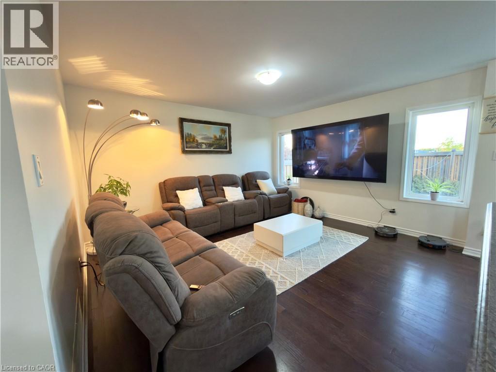 386 Grovehill Crescent Unit# Main Floor, Kitchener, Ontario  N2R 0L5 - Photo 6 - 40779119