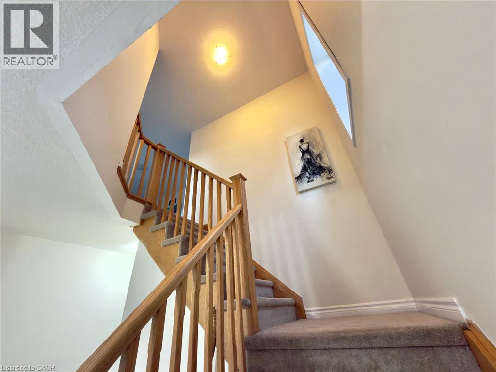386 Grovehill Crescent Unit# Main Floor, Kitchener, Ontario  N2R 0L5 - Photo 8 - 40779119