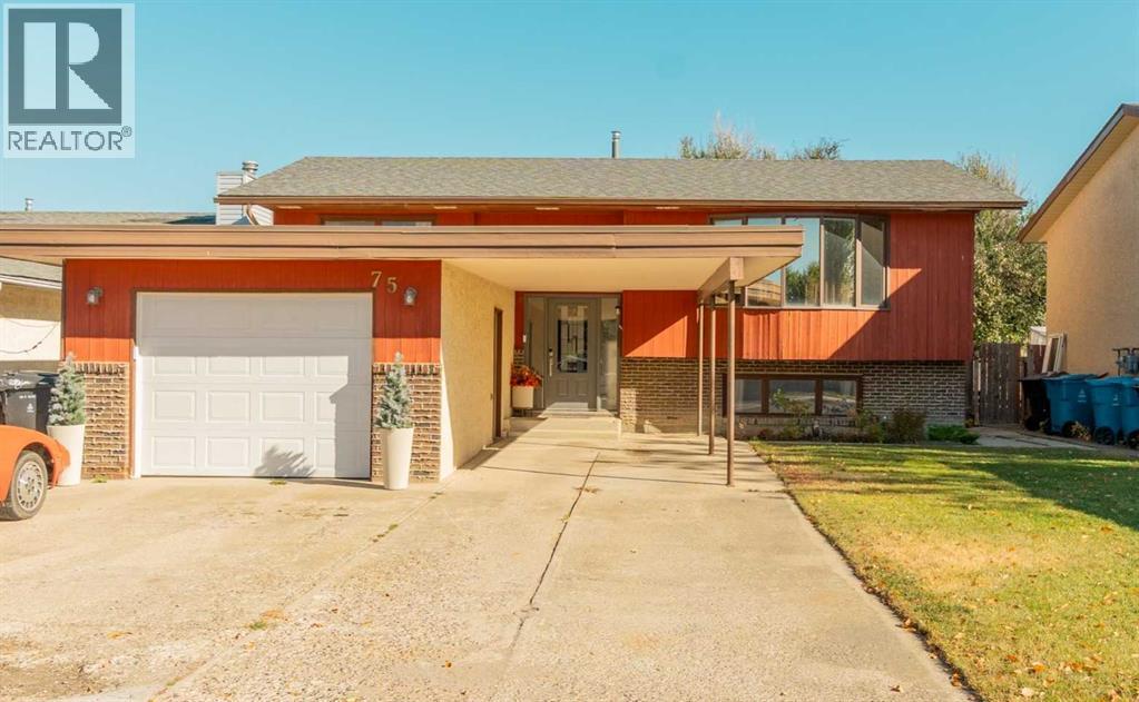 75 Oxford Road W, Lethbridge, Alberta  T1K 4V6 - Photo 1 - A2264843