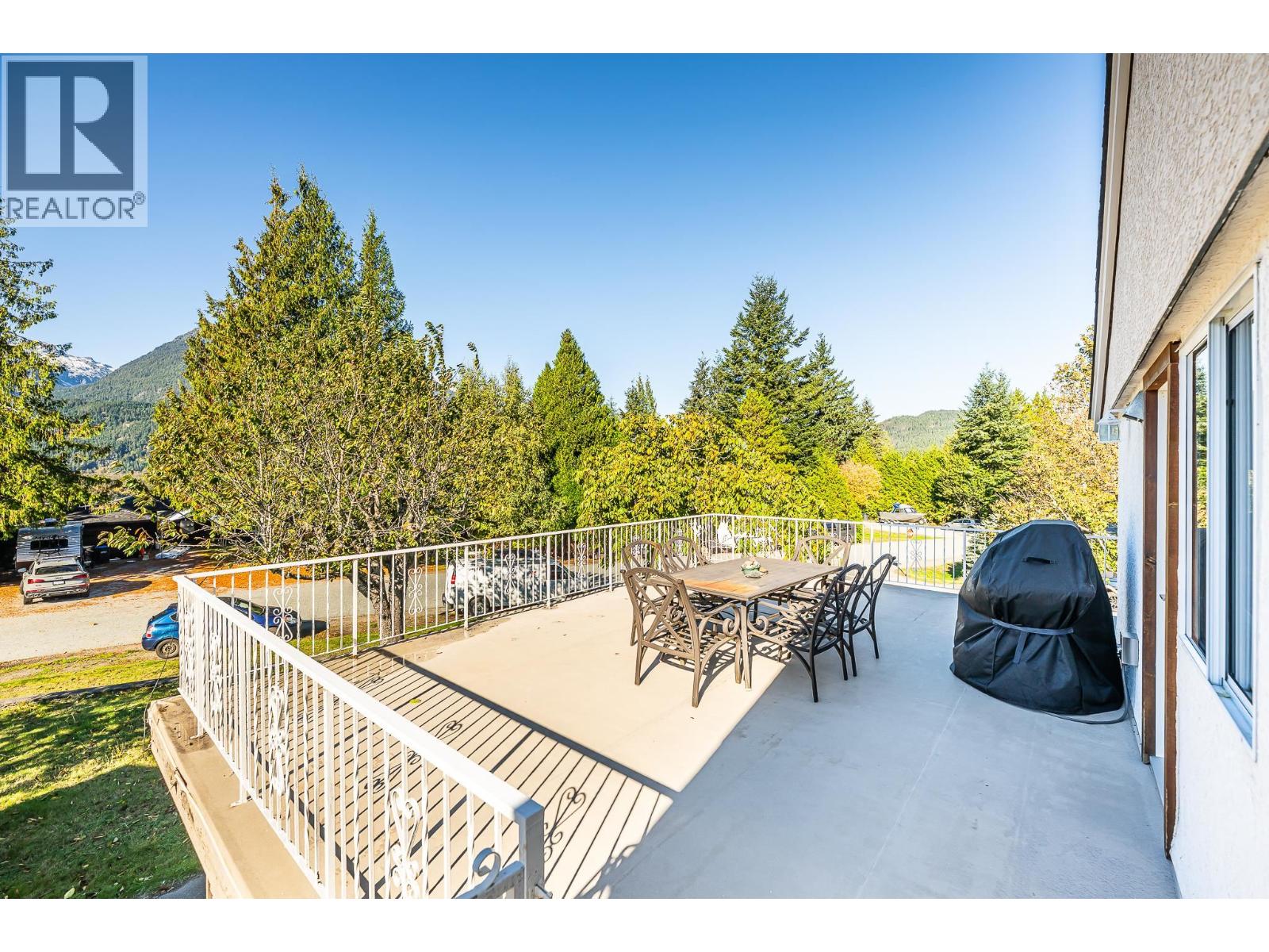 2332 Argyle Crescent, Squamish, British Columbia  V0N 1T0 - Photo 5 - R3058521