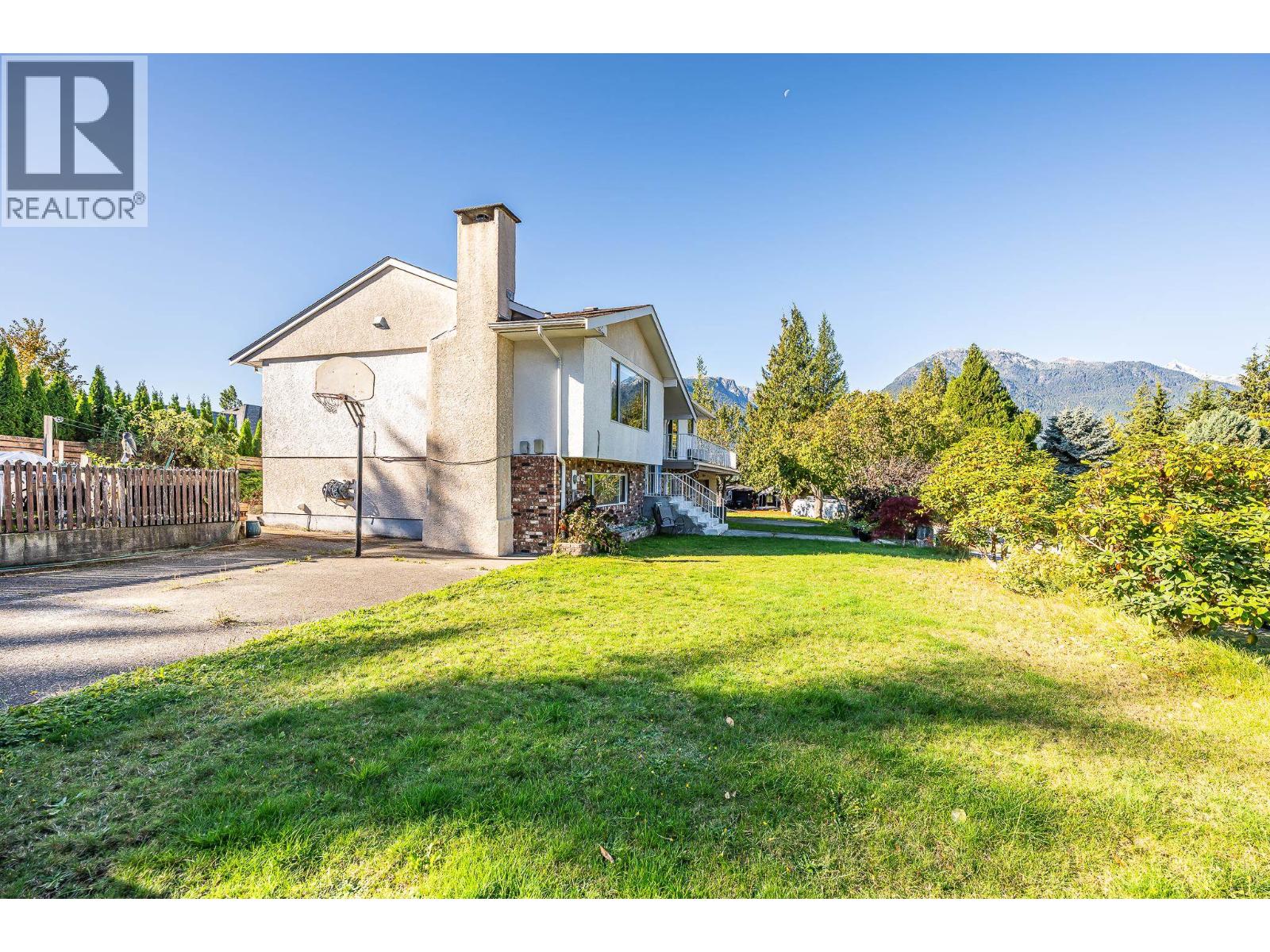 2332 Argyle Crescent, Squamish, British Columbia  V0N 1T0 - Photo 11 - R3058521
