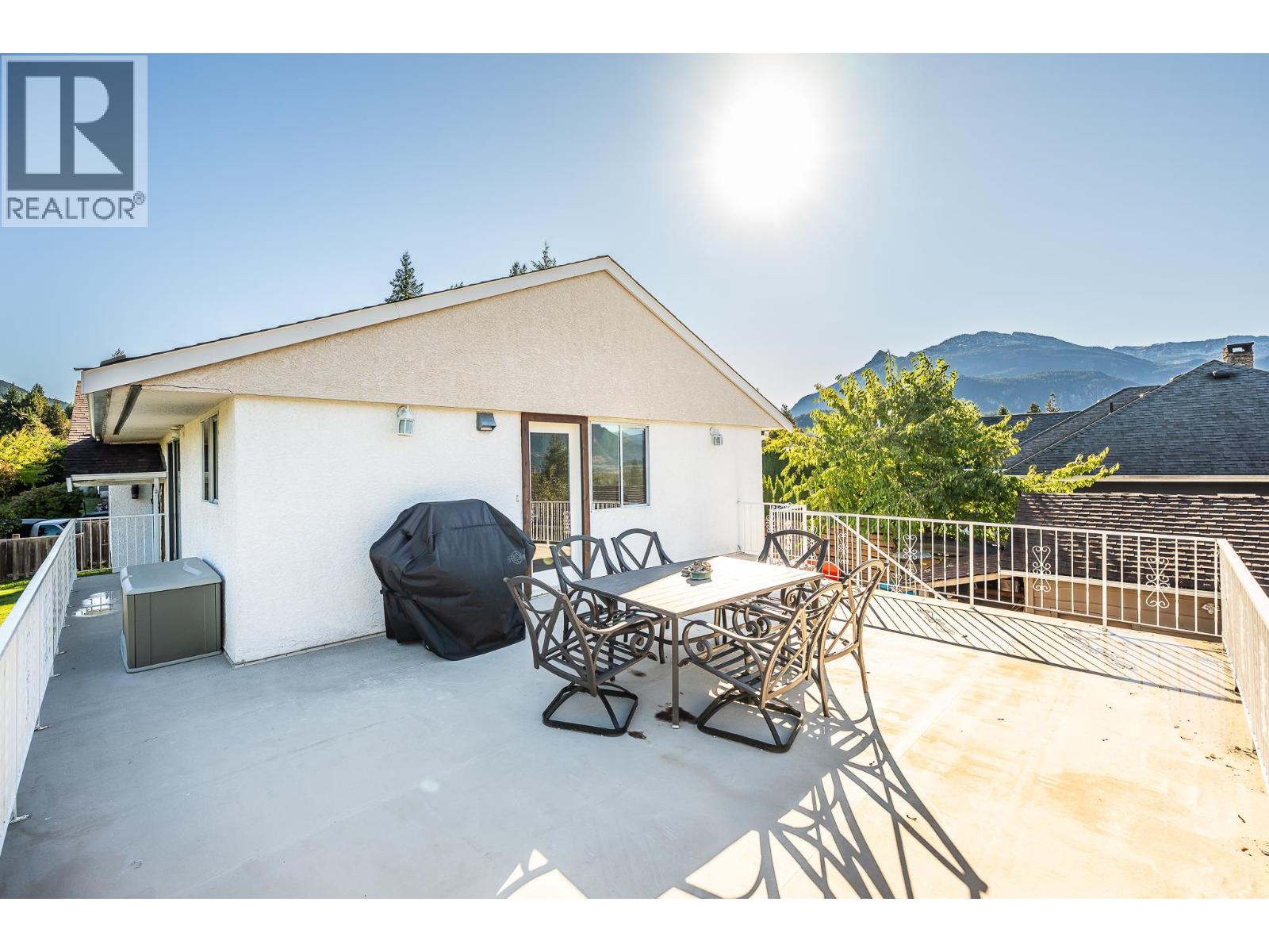 2332 ARGYLE CRESCENT, Squamish, British Columbia