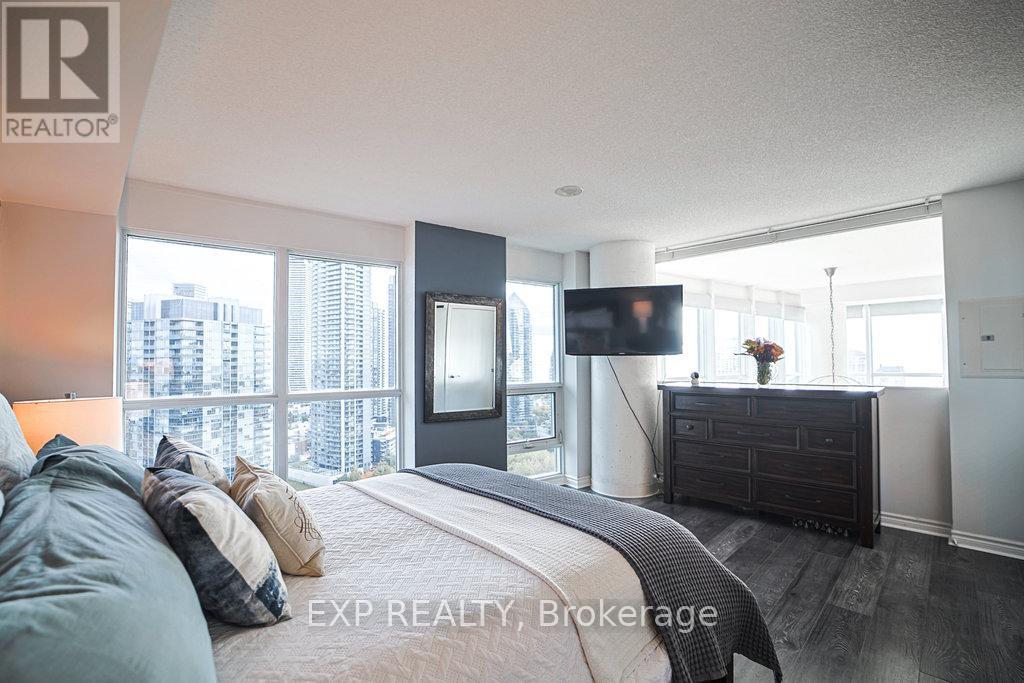 2304 - 155 Legion Road N, Toronto, Ontario  M8Y 0A7 - Photo 11 - W12464643