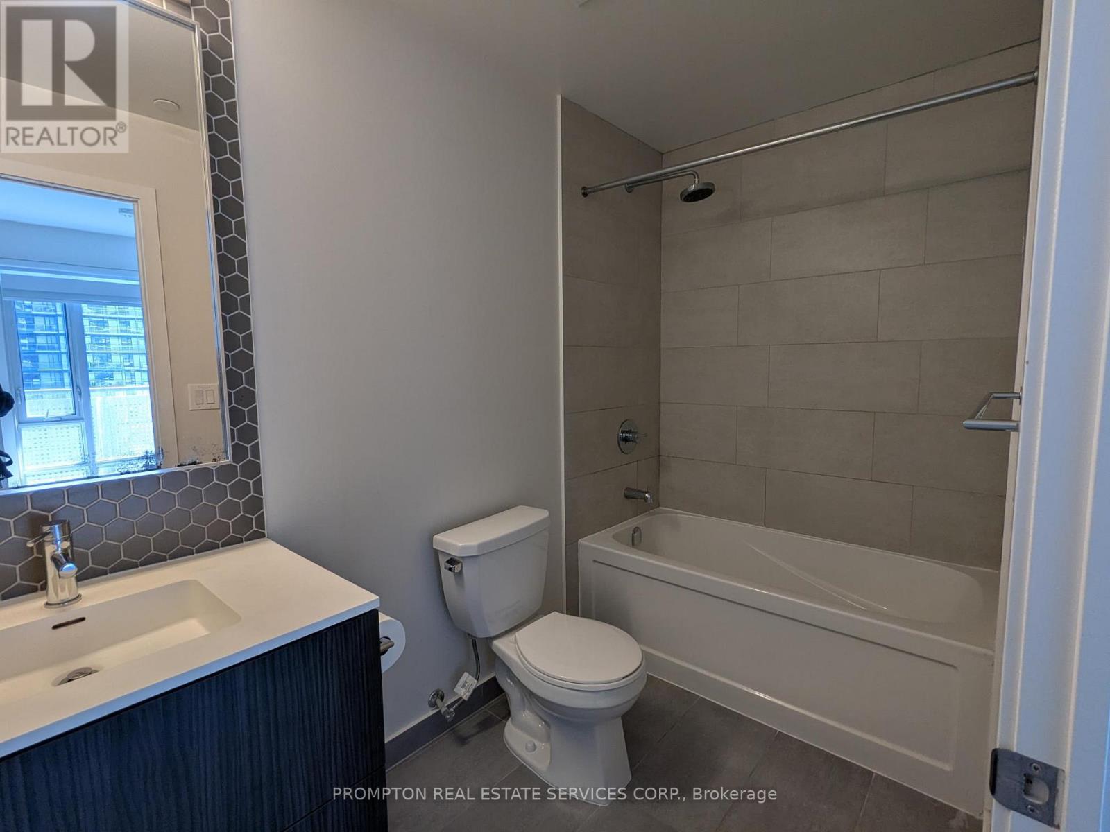 802 - 2520 Eglinton Avenue W, Mississauga, Ontario  L5M 0Y4 - Photo 11 - W12467293