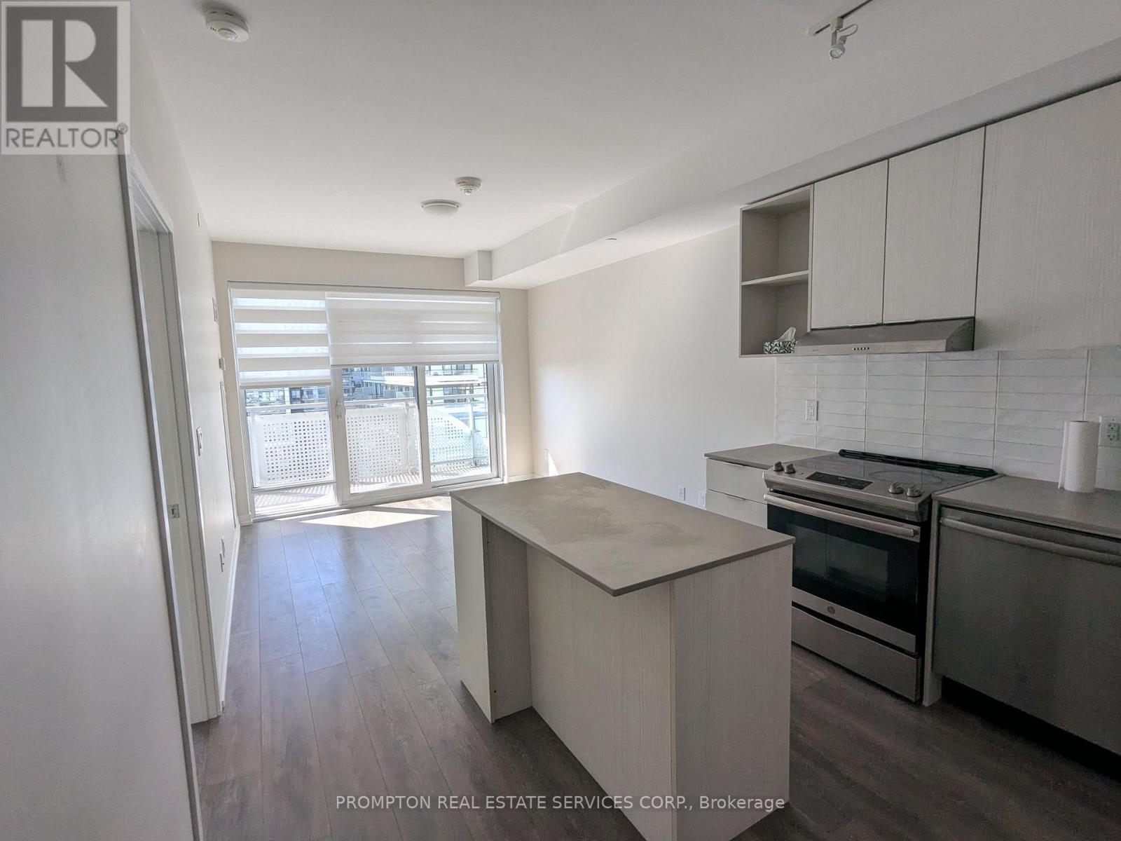 802 - 2520 Eglinton Avenue W, Mississauga, Ontario  L5M 0Y4 - Photo 3 - W12467293