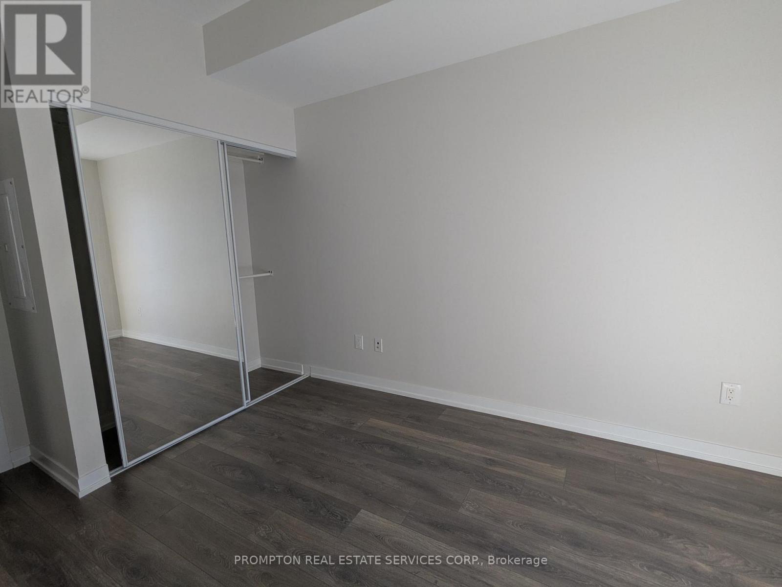 802 - 2520 Eglinton Avenue W, Mississauga, Ontario  L5M 0Y4 - Photo 9 - W12467293