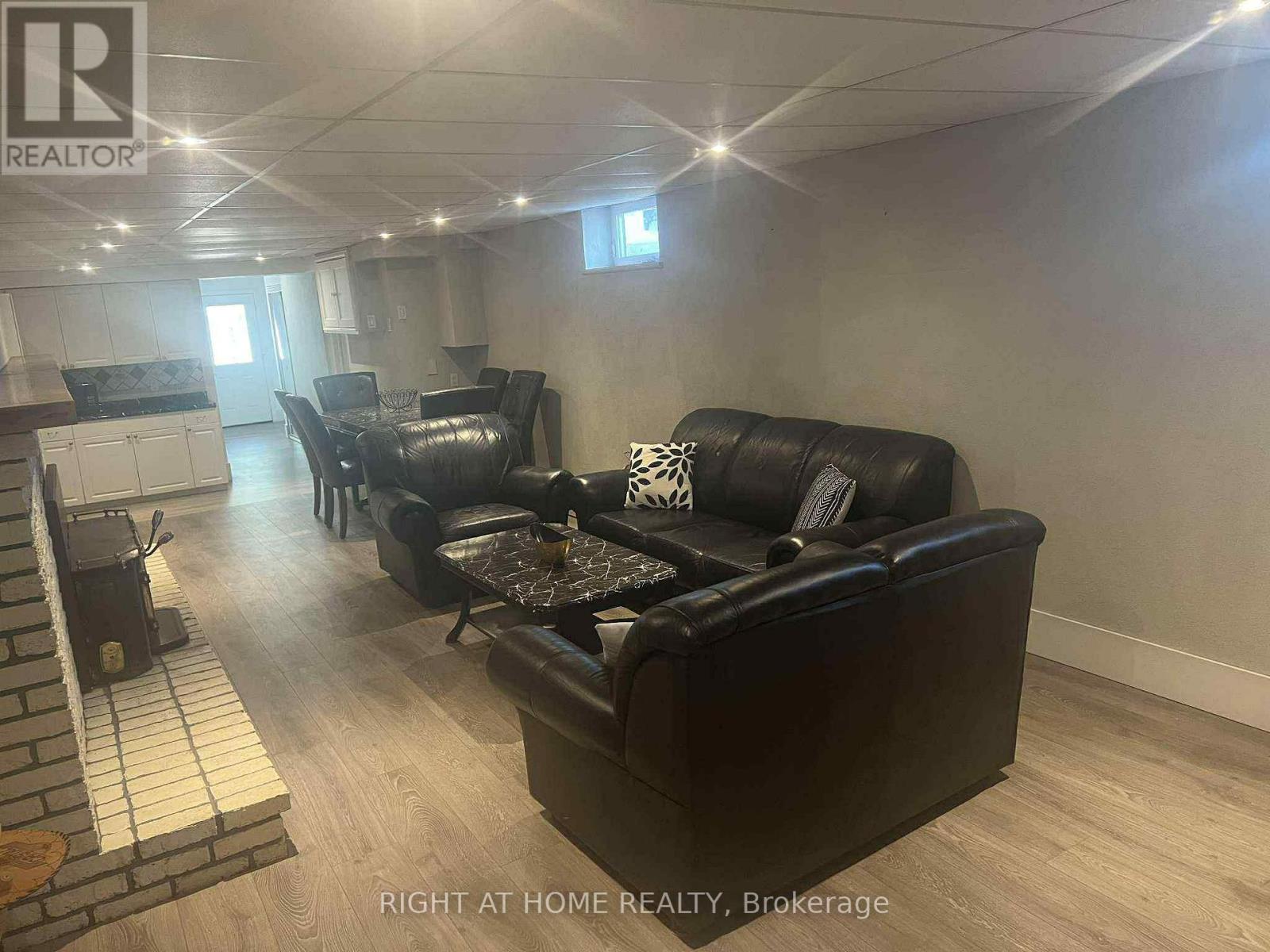 5409 Derry Road W, Milton, Ontario  L9T 2X6 - Photo 2 - W12467296