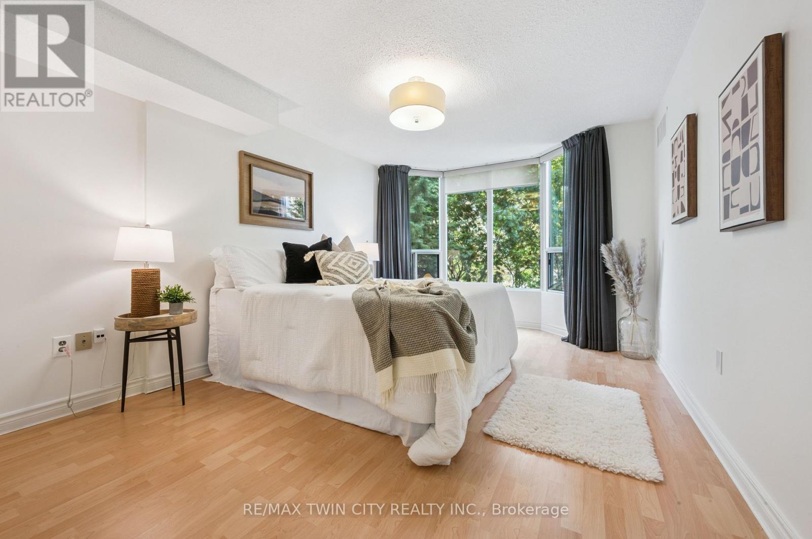 401 - 2121 Lakeshore Road, Burlington, Ontario  L7R 1C9 - Photo 19 - W12467298