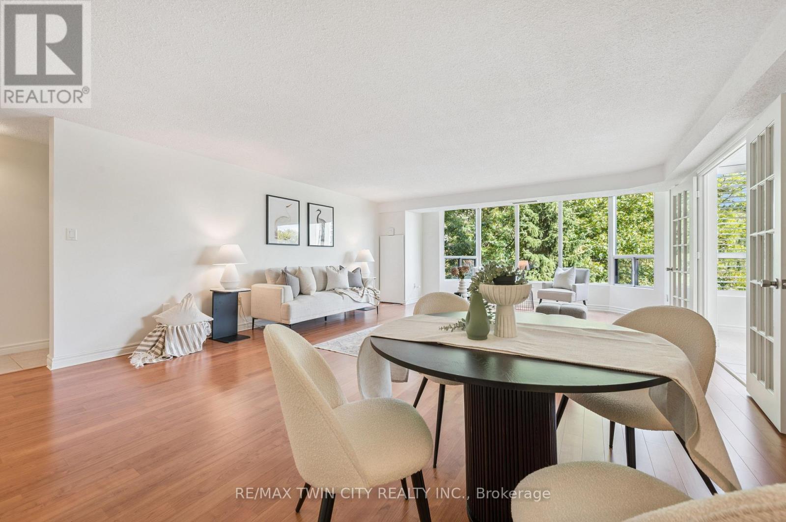 401 - 2121 Lakeshore Road, Burlington, Ontario  L7R 1C9 - Photo 8 - W12467298