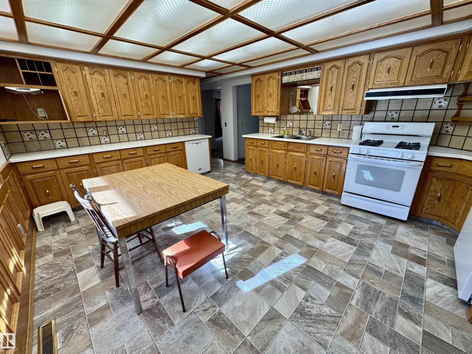 23205 Hwy 623, Rural Leduc County, Alberta  T4X 0Z1 - Photo 6 - E4462431