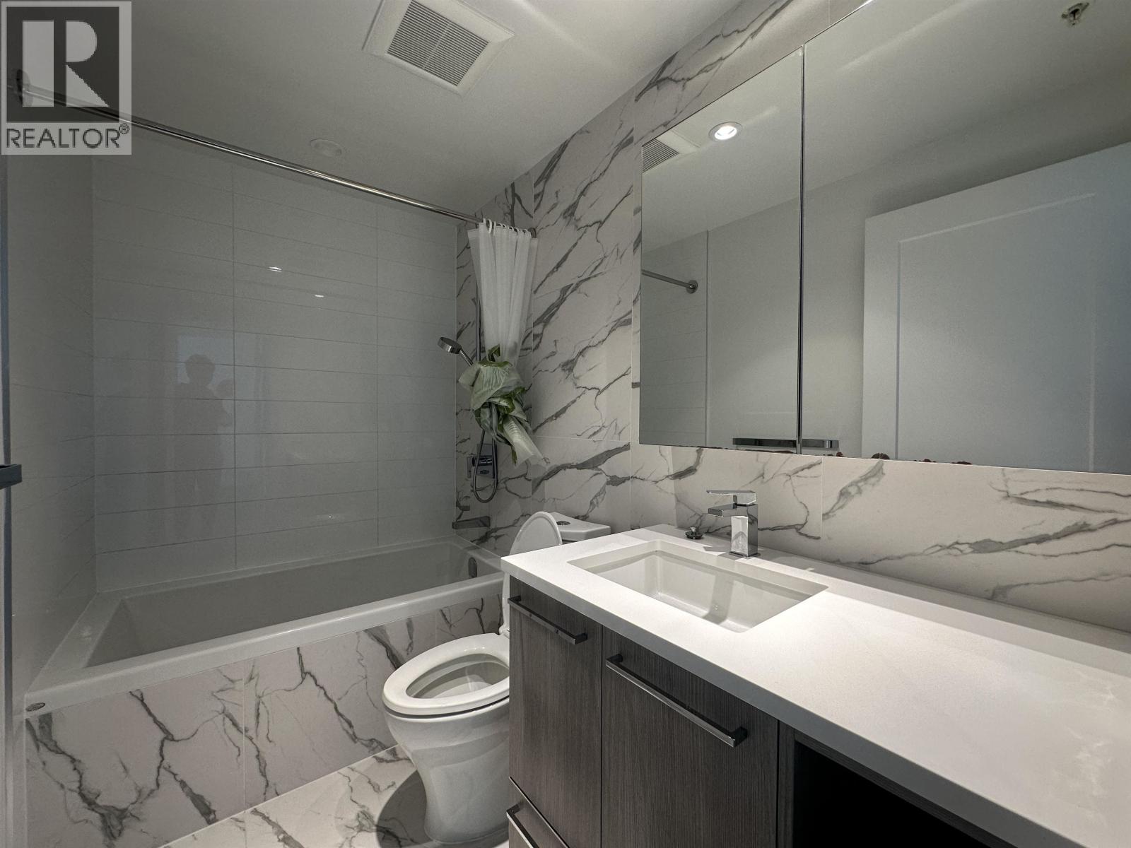 702 3331 No. 3 Road, Richmond, British Columbia  V6X 2B6 - Photo 8 - R3059449