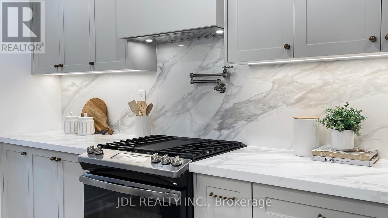 280 Fairlawn Avenue, Toronto, Ontario  M5M 1T1 - Photo 10 - C12467307