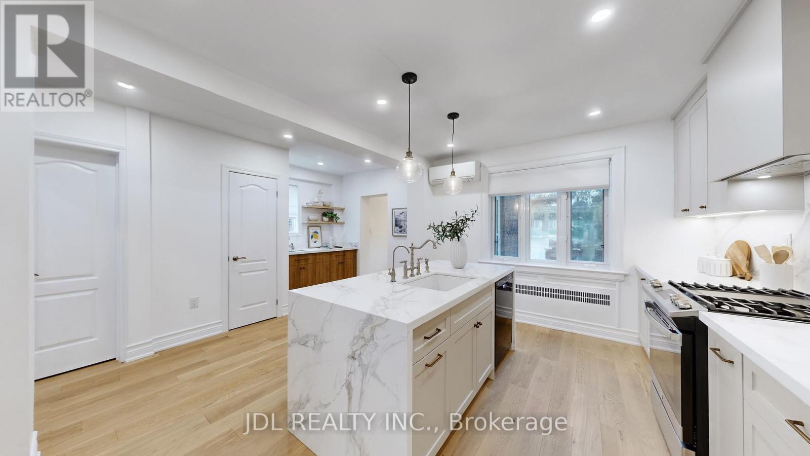 280 Fairlawn Avenue, Toronto, Ontario  M5M 1T1 - Photo 9 - C12467307