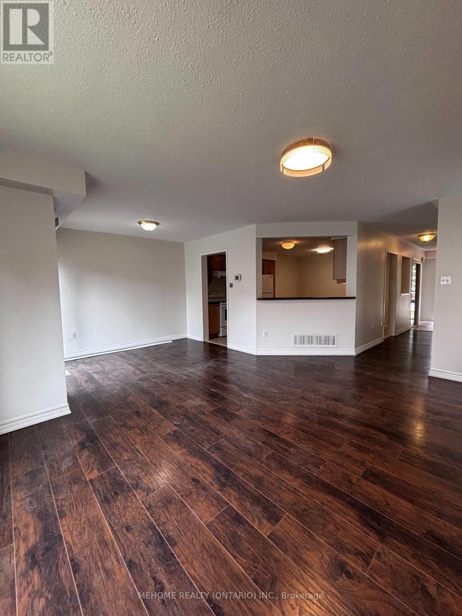 5289 Bushelgrove Circle, Mississauga, Ontario  L5M 6C6 - Photo 3 - W12423970