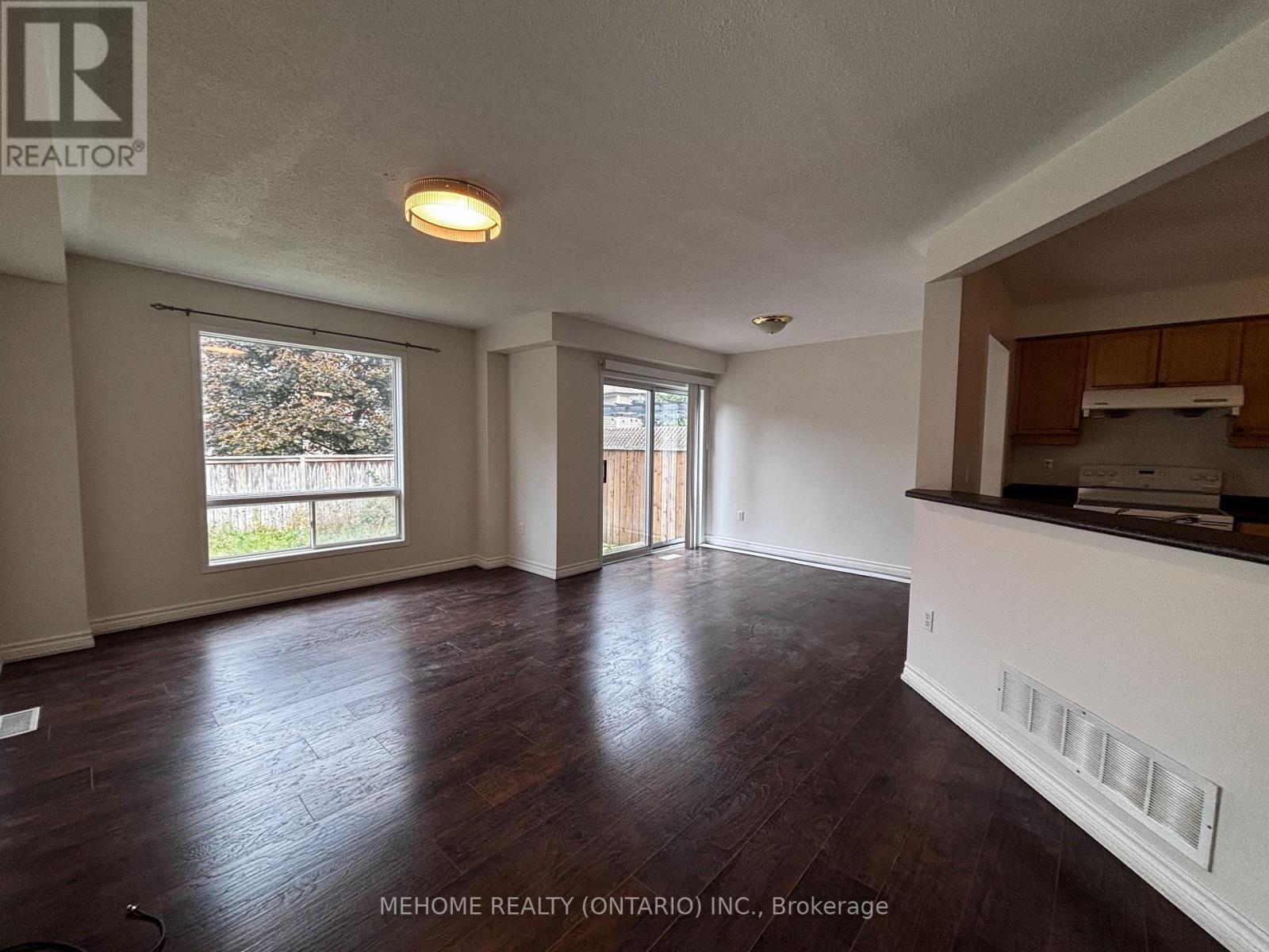 5289 Bushelgrove Circle, Mississauga, Ontario  L5M 6C6 - Photo 5 - W12423970