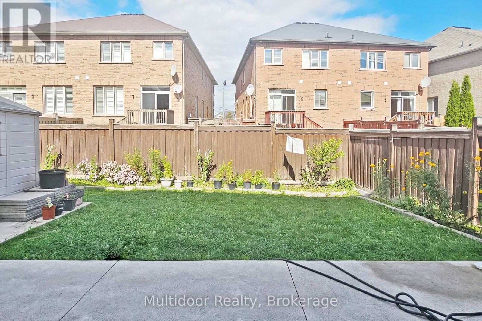 Upper - 132 Bellchase Trail, Brampton, Ontario  L6P 3N2 - Photo 15 - W12467315
