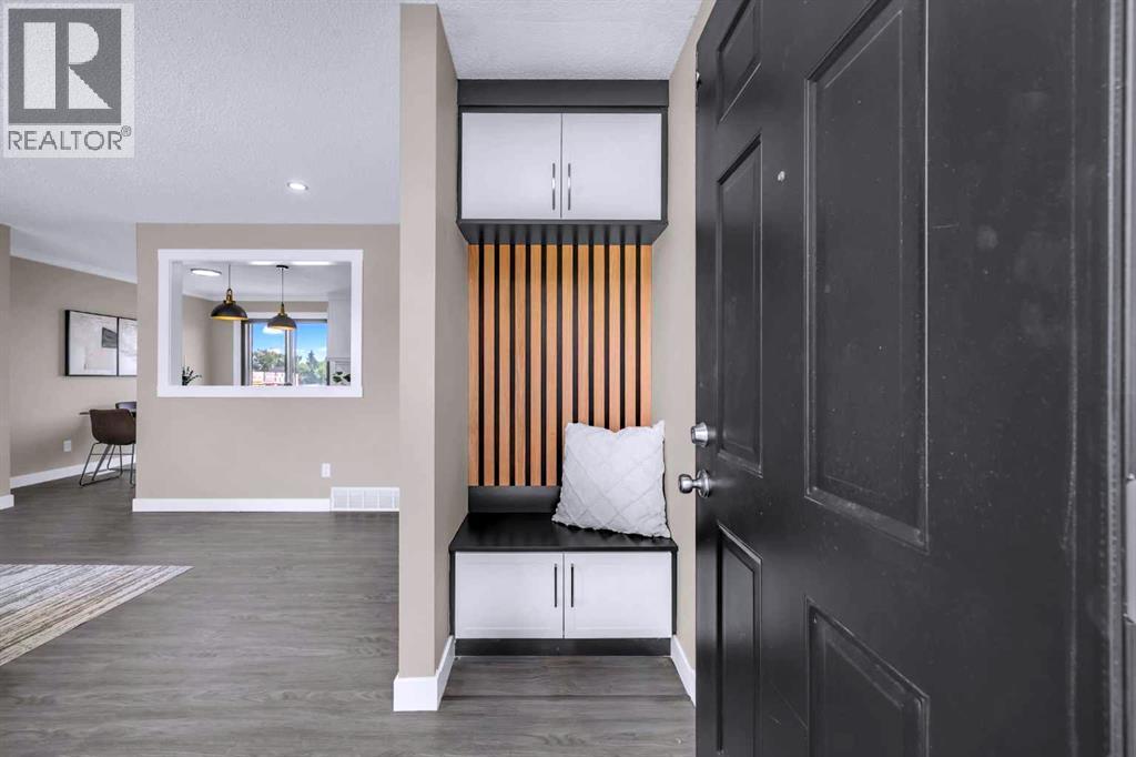 951 Maitland Way Ne, Calgary, Alberta  T2A 5M8 - Photo 2 - A2263789