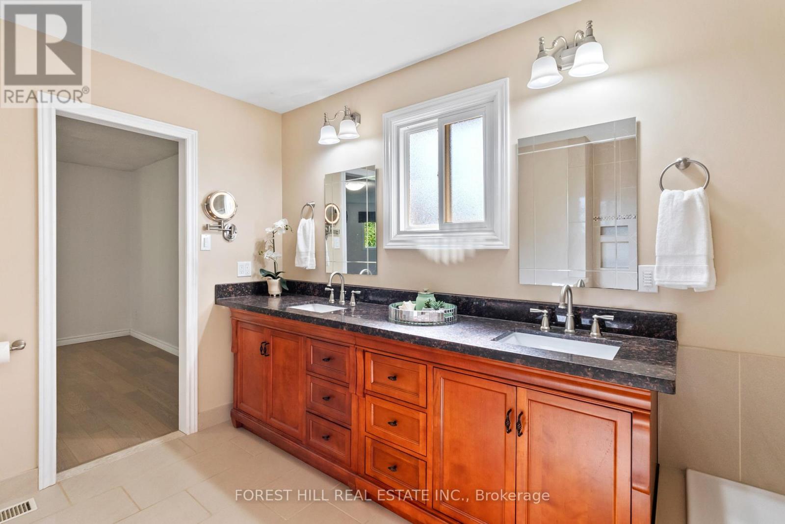 50 Bluebell Crescent, Whitby, Ontario  L1P 1K9 - Photo 20 - E12466679
