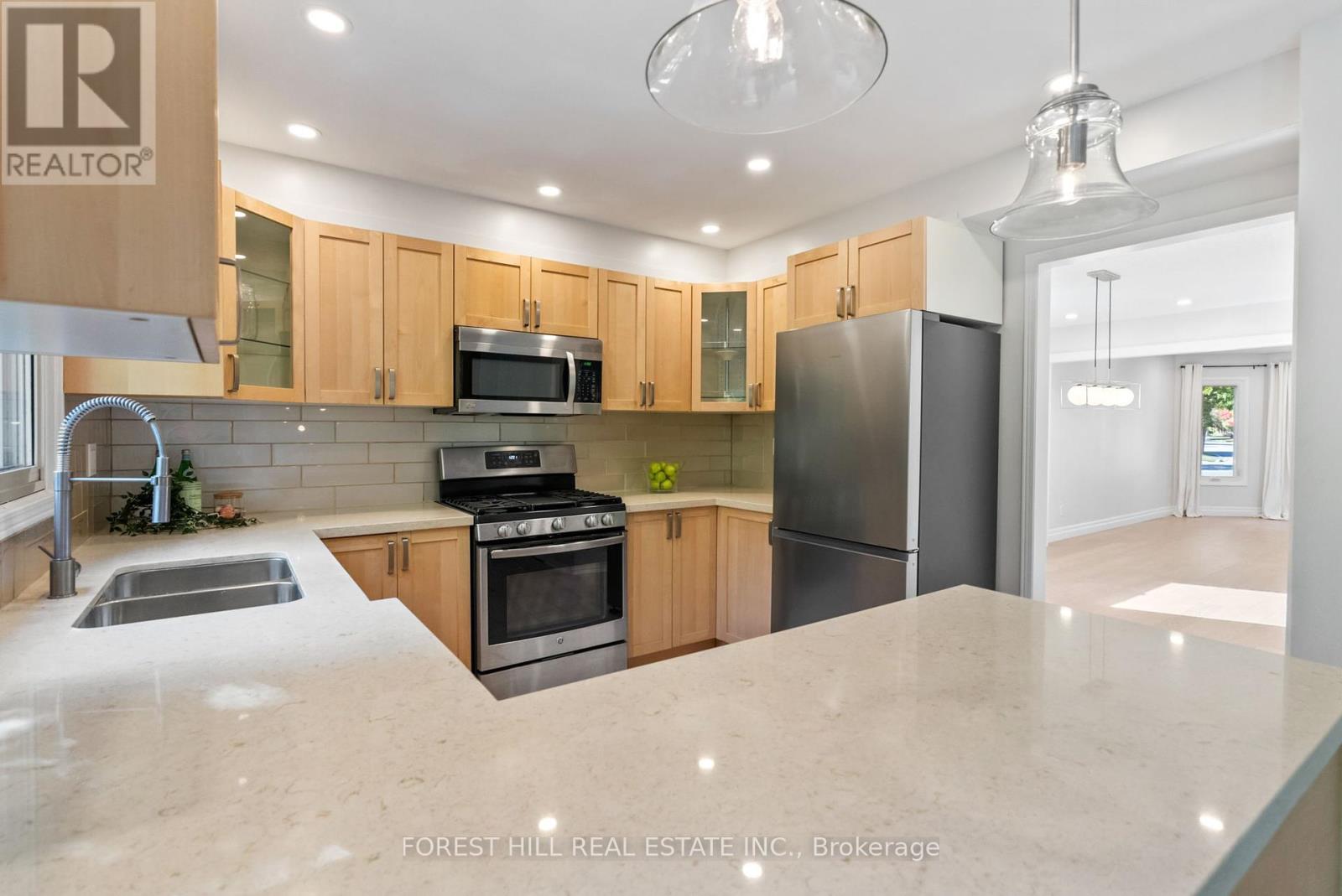 50 Bluebell Crescent, Whitby, Ontario  L1P 1K9 - Photo 12 - E12466679
