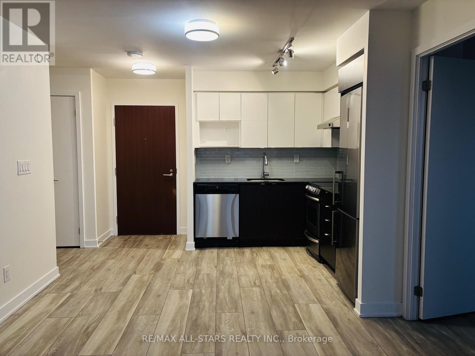 802 - 160 Flemington Road, Toronto, Ontario  M6A 2N9 - Photo 10 - W12467329