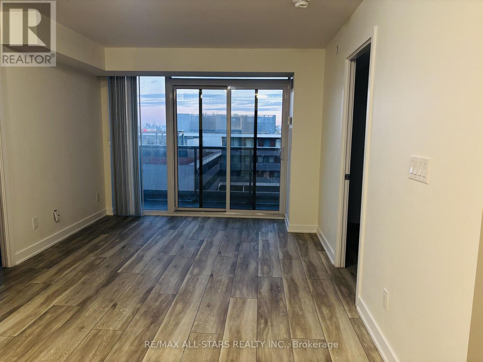 802 - 160 Flemington Road, Toronto, Ontario  M6A 2N9 - Photo 11 - W12467329