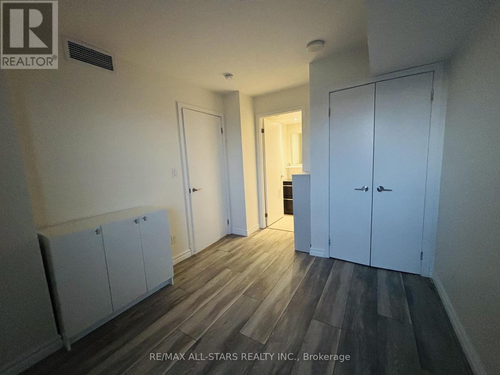 802 - 160 Flemington Road, Toronto, Ontario  M6A 2N9 - Photo 14 - W12467329