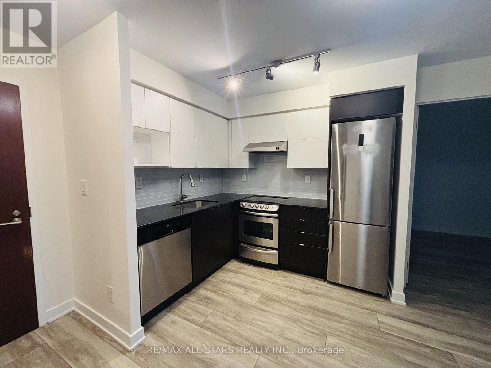 802 - 160 Flemington Road, Toronto, Ontario  M6A 2N9 - Photo 8 - W12467329