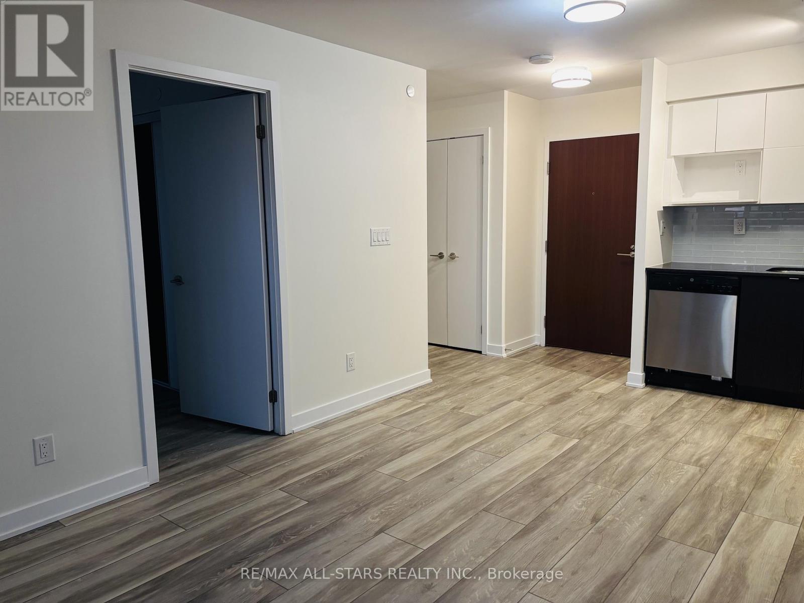 802 - 160 Flemington Road, Toronto, Ontario  M6A 2N9 - Photo 9 - W12467329