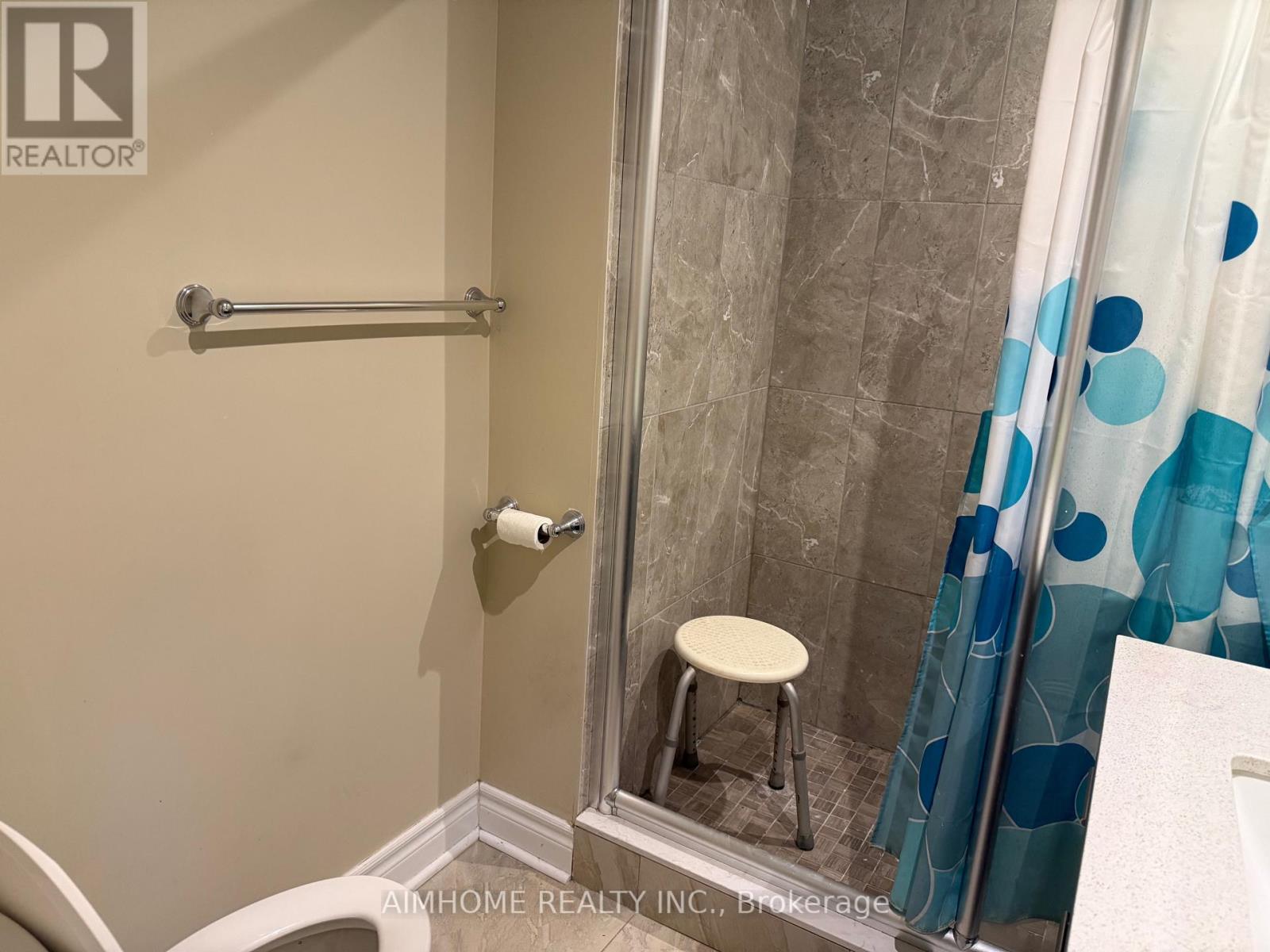 72 La Rose Avenue, Toronto, Ontario  M9P 1B1 - Photo 10 - W12467331