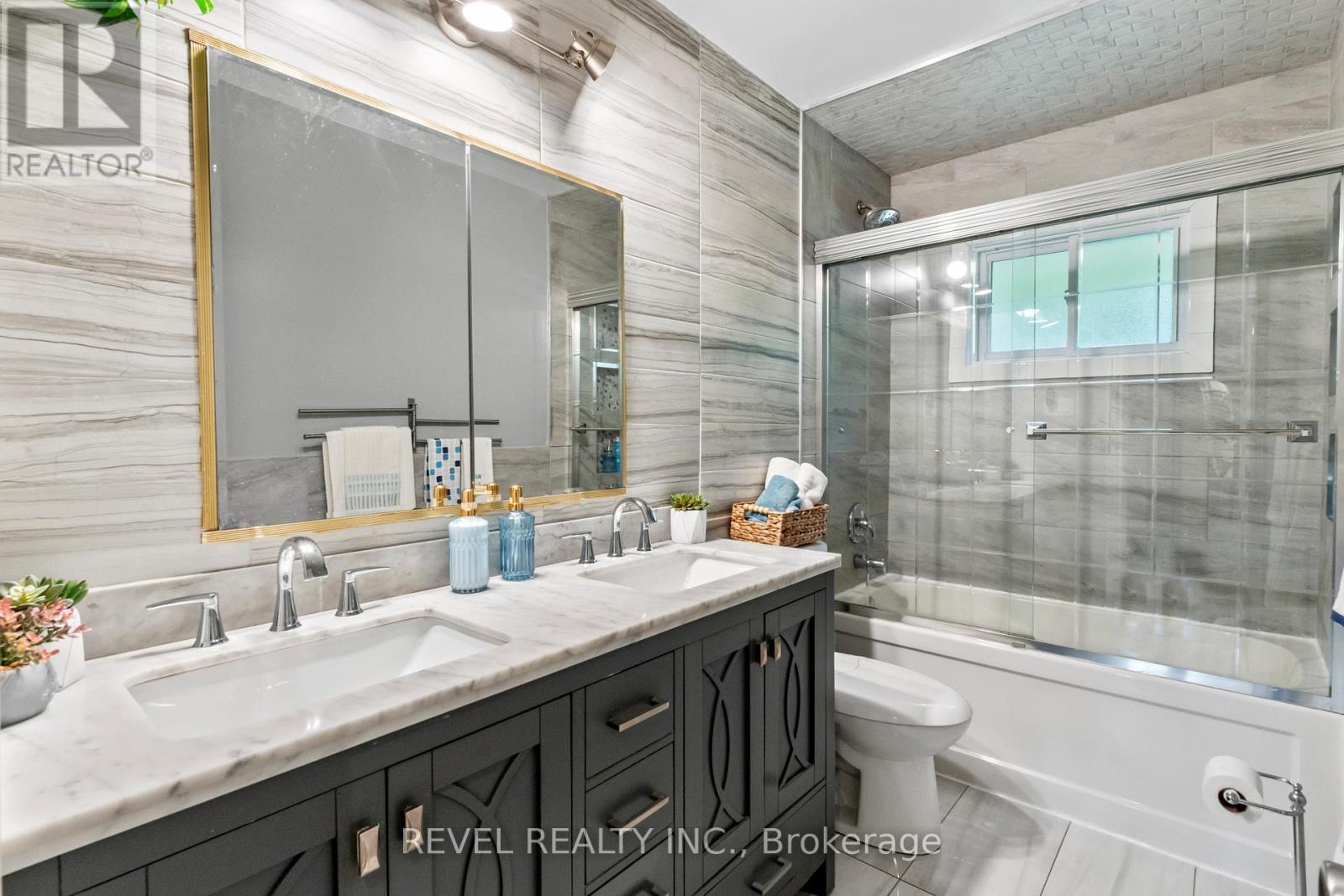 441 Crestwood Dr Drive N, Oshawa, Ontario  L1G 2R4 - Photo 17 - E12467358