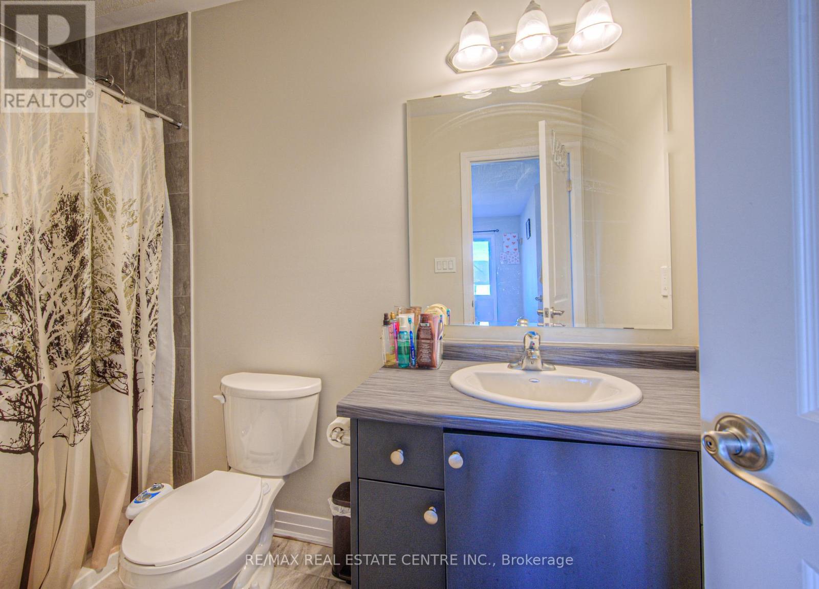 119 - 23 Valencia Avenue E, Kitchener, Ontario  N2R 0R7 - Photo 28 - X12467330