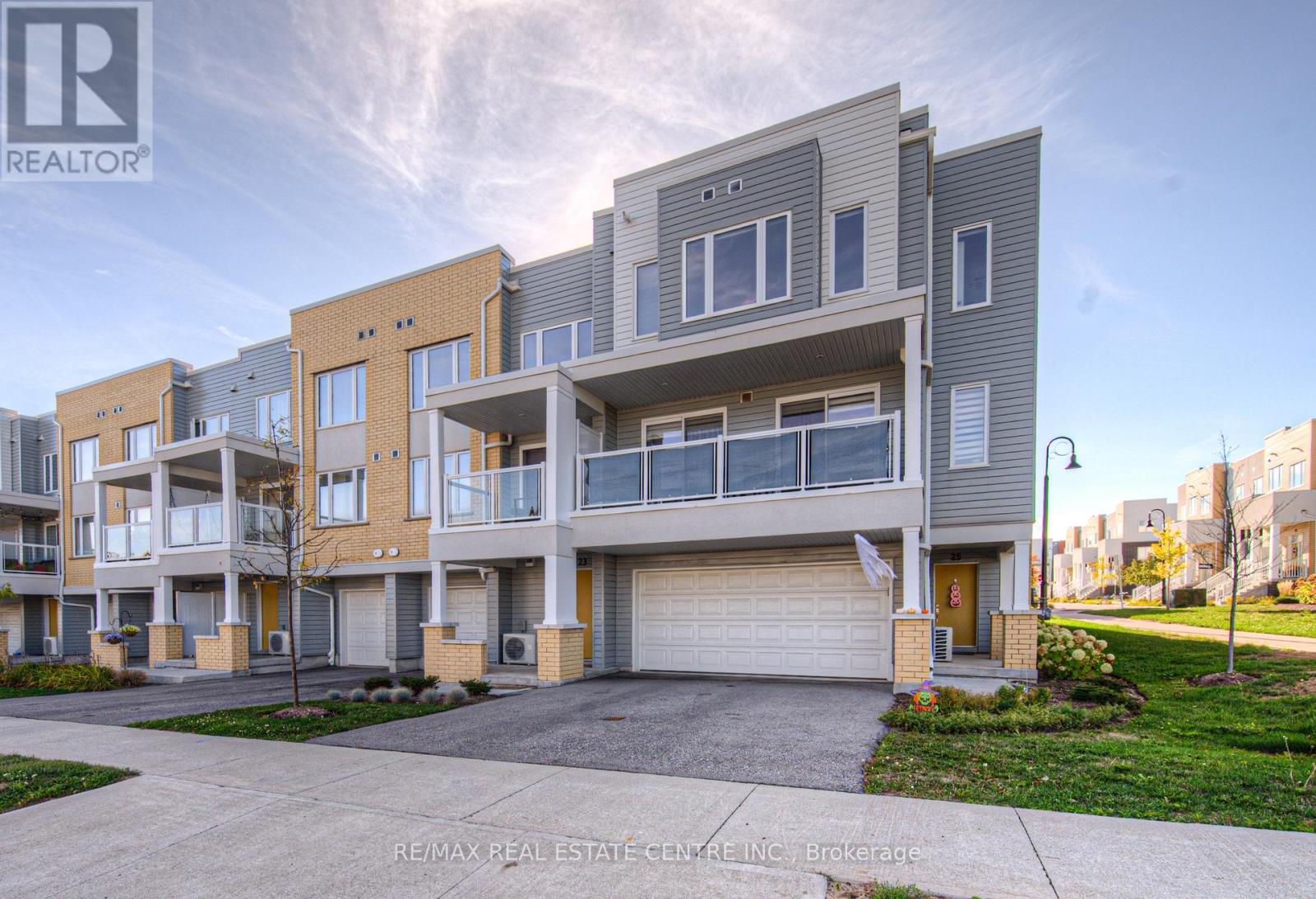 119 - 23 Valencia Avenue E, Kitchener, Ontario  N2R 0R7 - Photo 3 - X12467330
