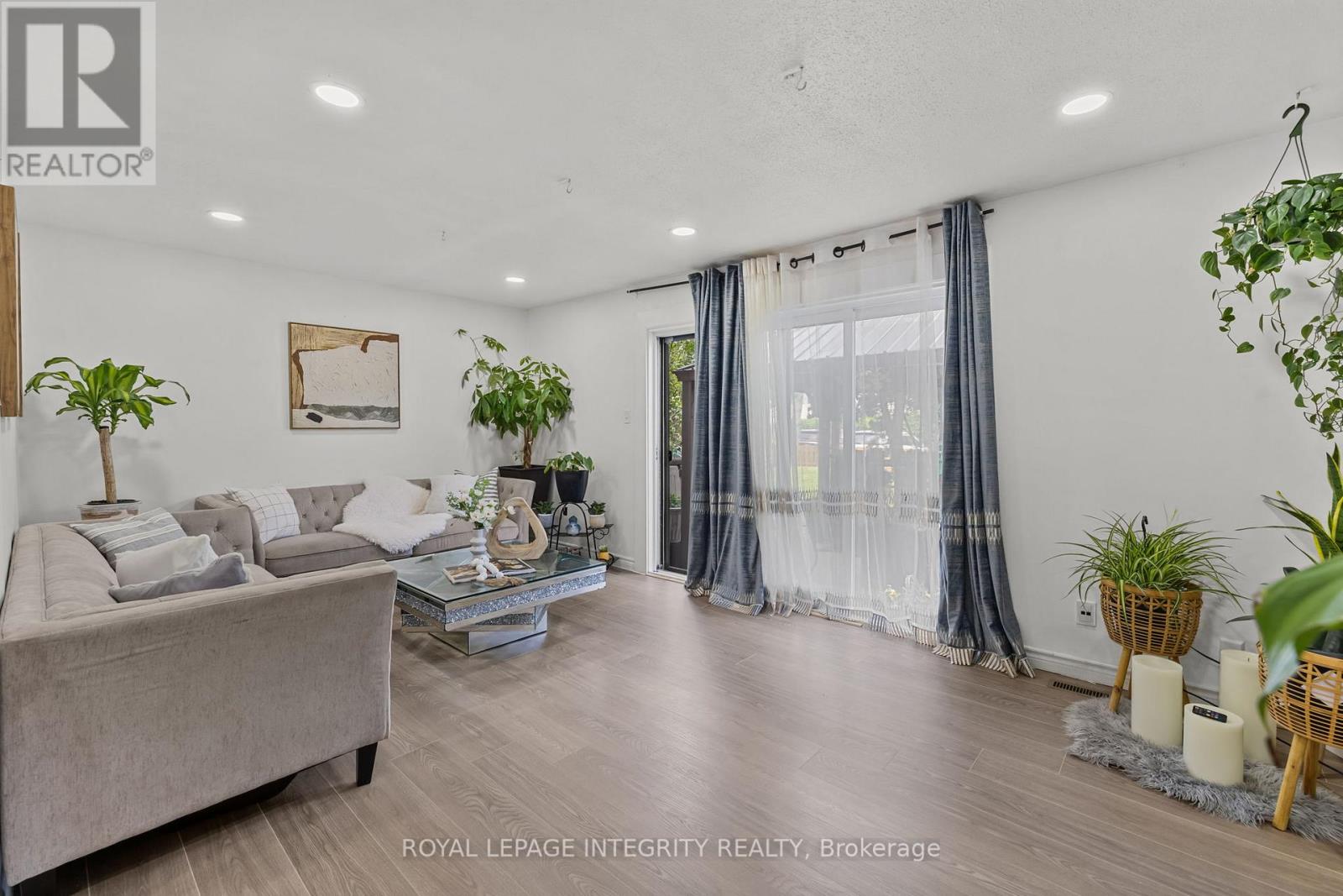 21 - 3485 Mccarthy Road, Ottawa, Ontario  K1V 8Z9 - Photo 2 - X12467342