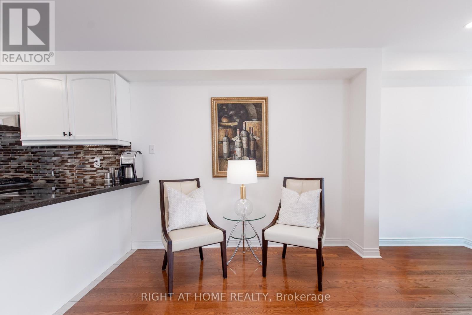 4 Old Orchard Crescent, Richmond Hill, Ontario  L4S 2X4 - Photo 5 - N12467341